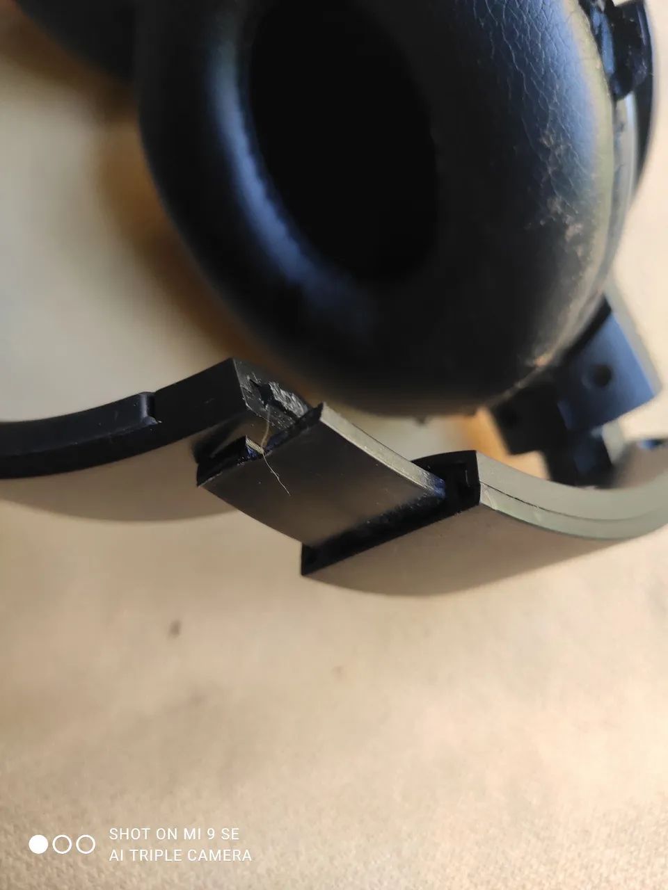 Fone ouvido, lê anúncio  - Foto 3