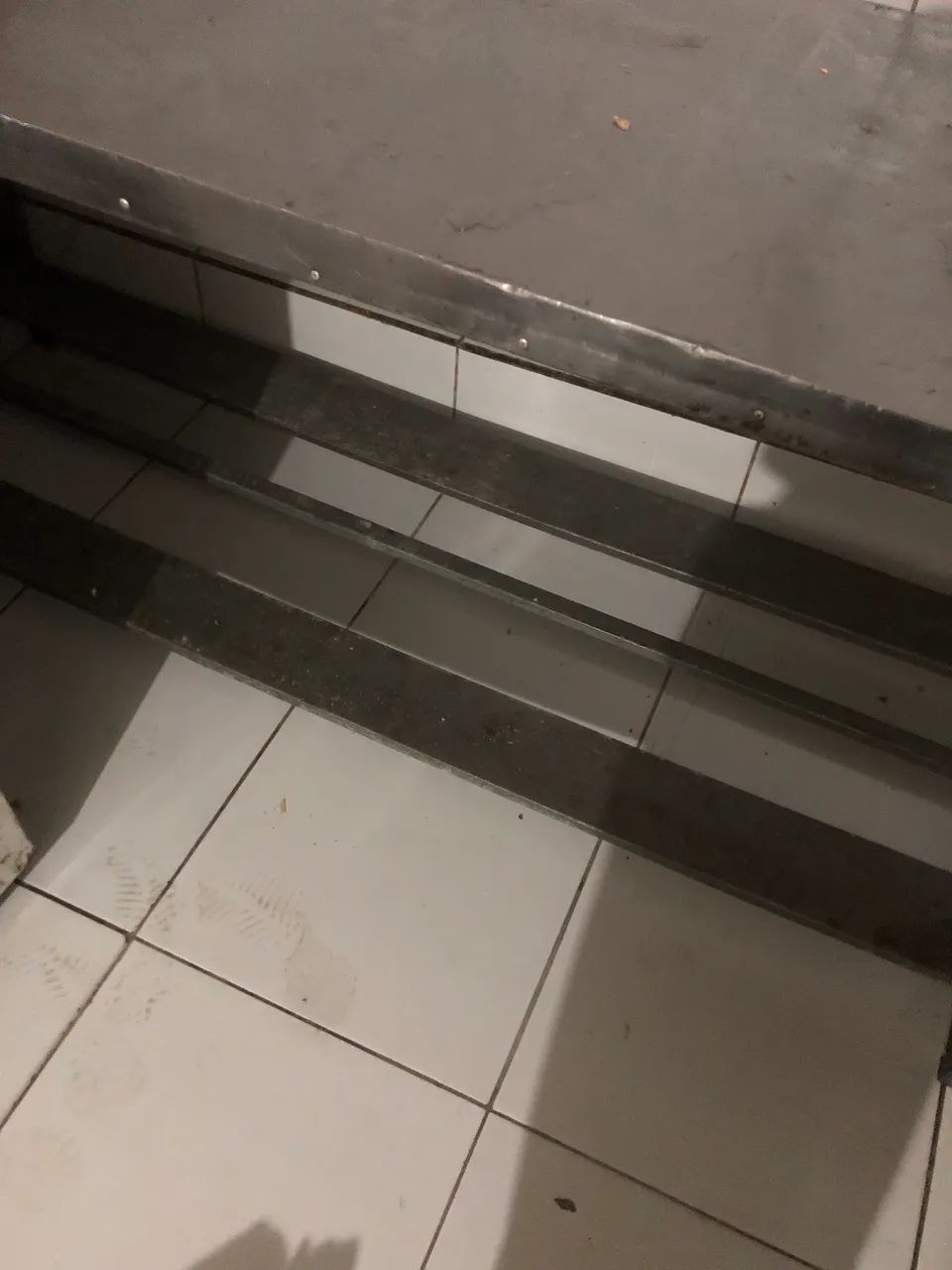 Mesa de alumínio ideal para cosinha