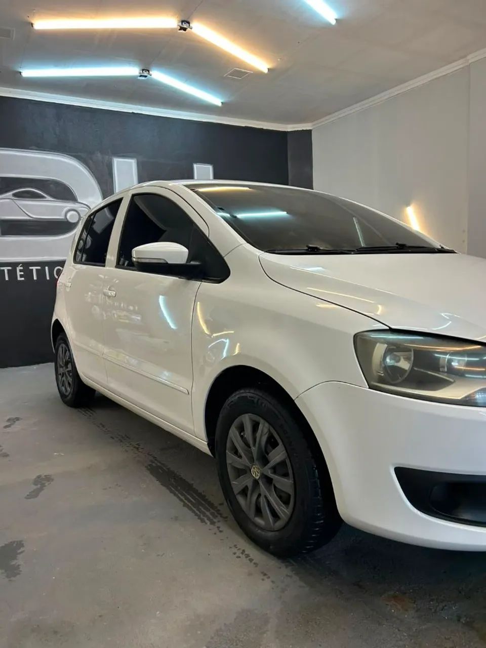 Volkswagen Fox Bluemotion 1.6 MI Total Flex 5P. 2013