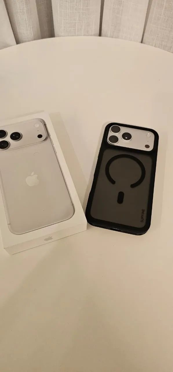 Iphone Apple 18 Pro Max 256GB - Silver (Prata)