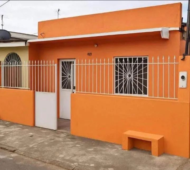 Vendo essa casa no Jorge Teixeira - próximo a bola do produtor 