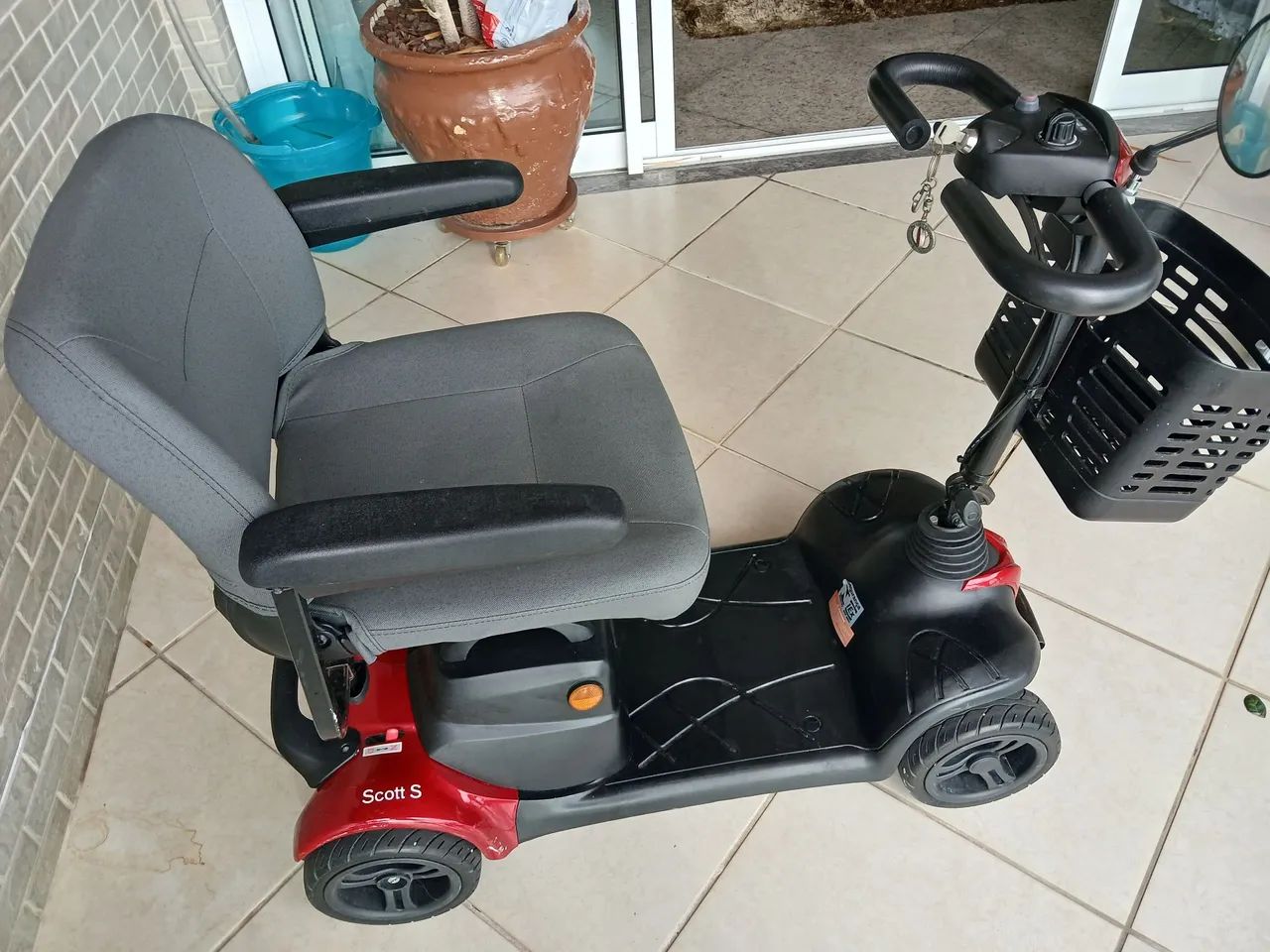 Scooter cadeira de rodas Elétrico Semi Nova usada apenas algumas vezes - Foto 4