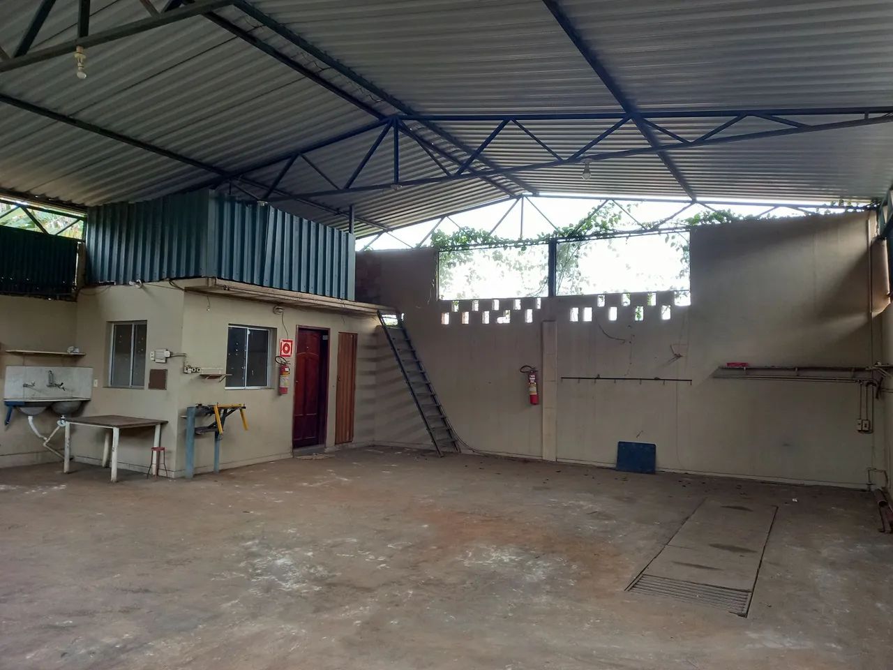 ALUGO GALPÃO EM BARÃO DE COCAIS MG.  - Foto 5