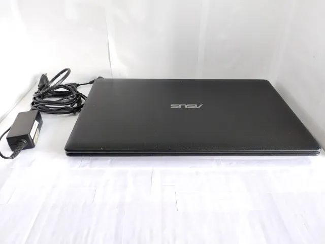 Notebook Asus X200m Intel Celeron / HD 512 / 2GB Ram / Tela 11,6