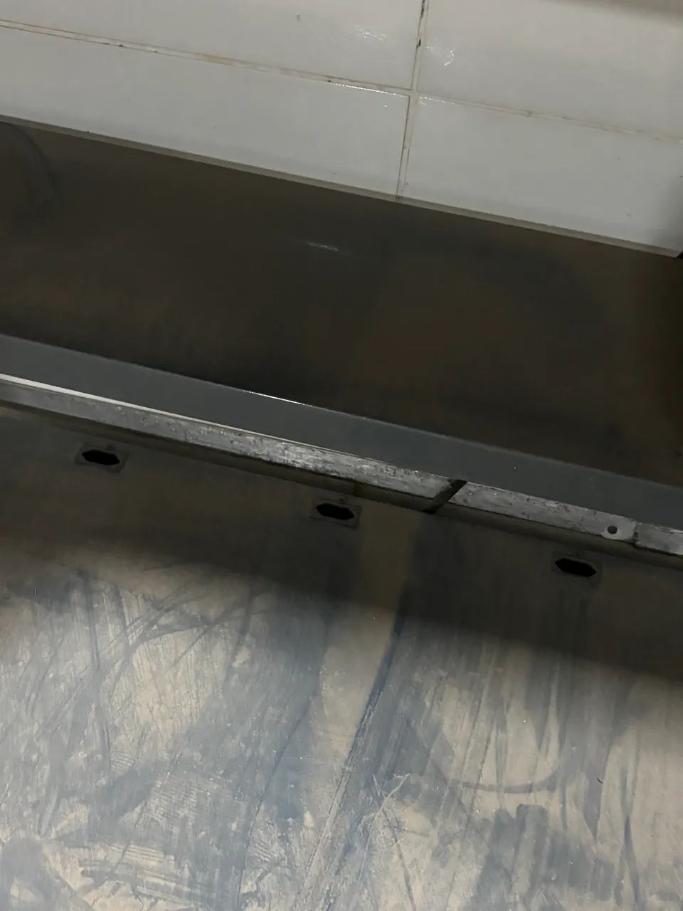 PRATELEIRA COM TOMADAS  - Foto 2