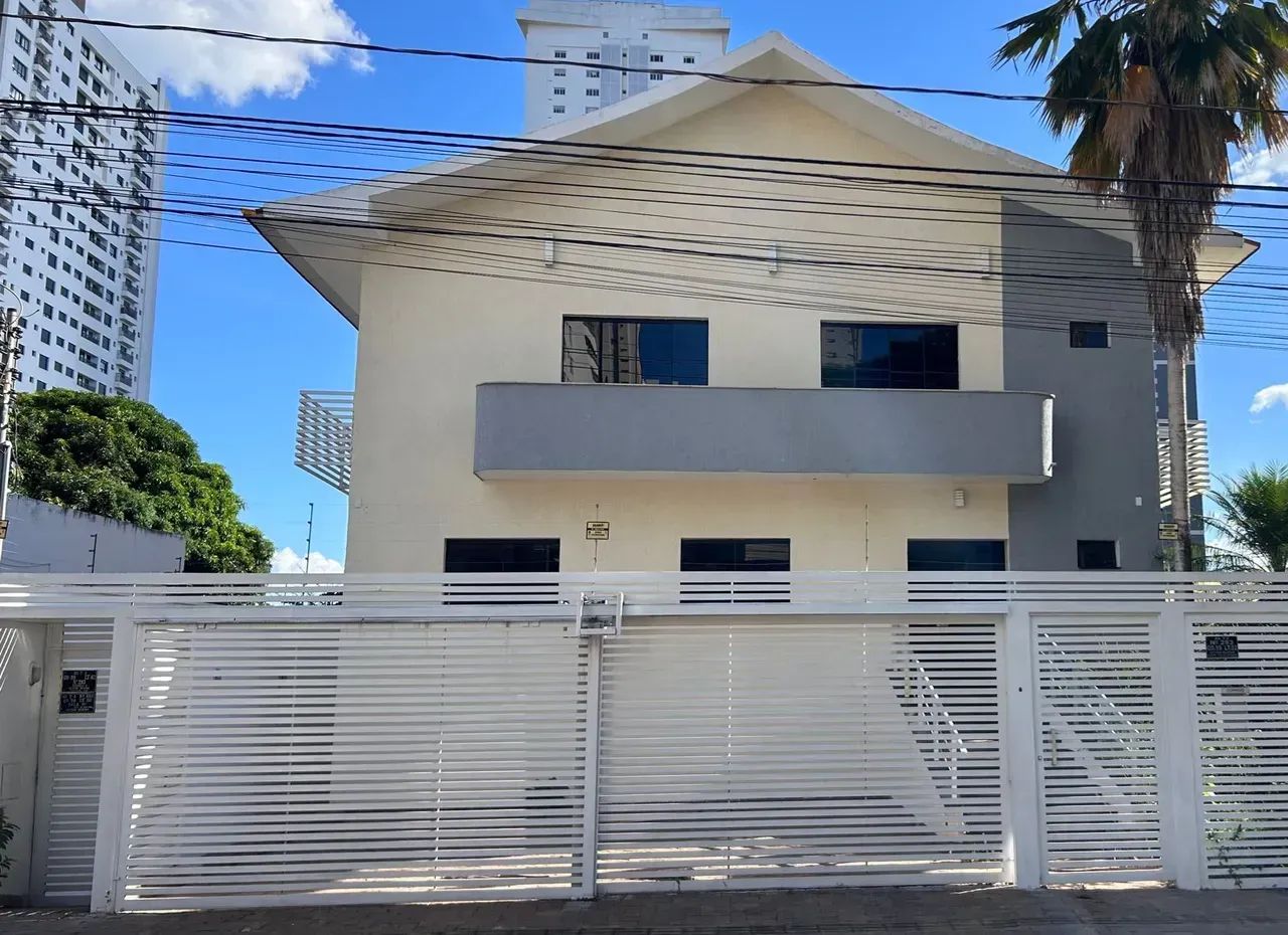 PRÉDIO - Com 389,00m2 de construção e 750,00m2 de terre c/ 15 quartos no Setor Bueno - Goi