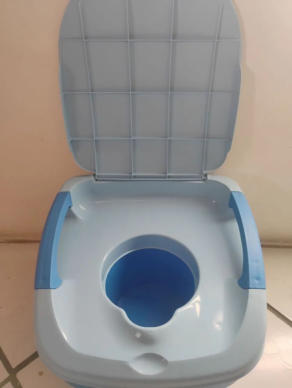 Troninho infantil 