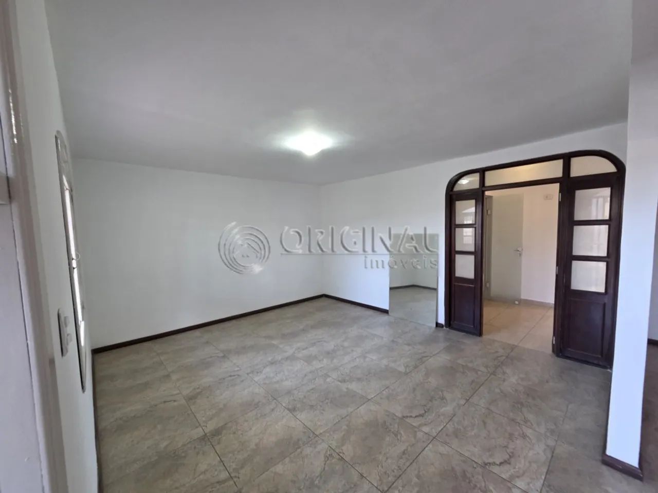 CASA COM 4 DORMITÓRIOS PARA LOCAÇÃO - Foto 2