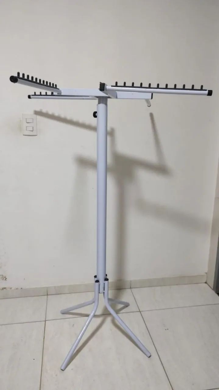 MANEQUINS, ARARA E SUPORTES - Foto 2