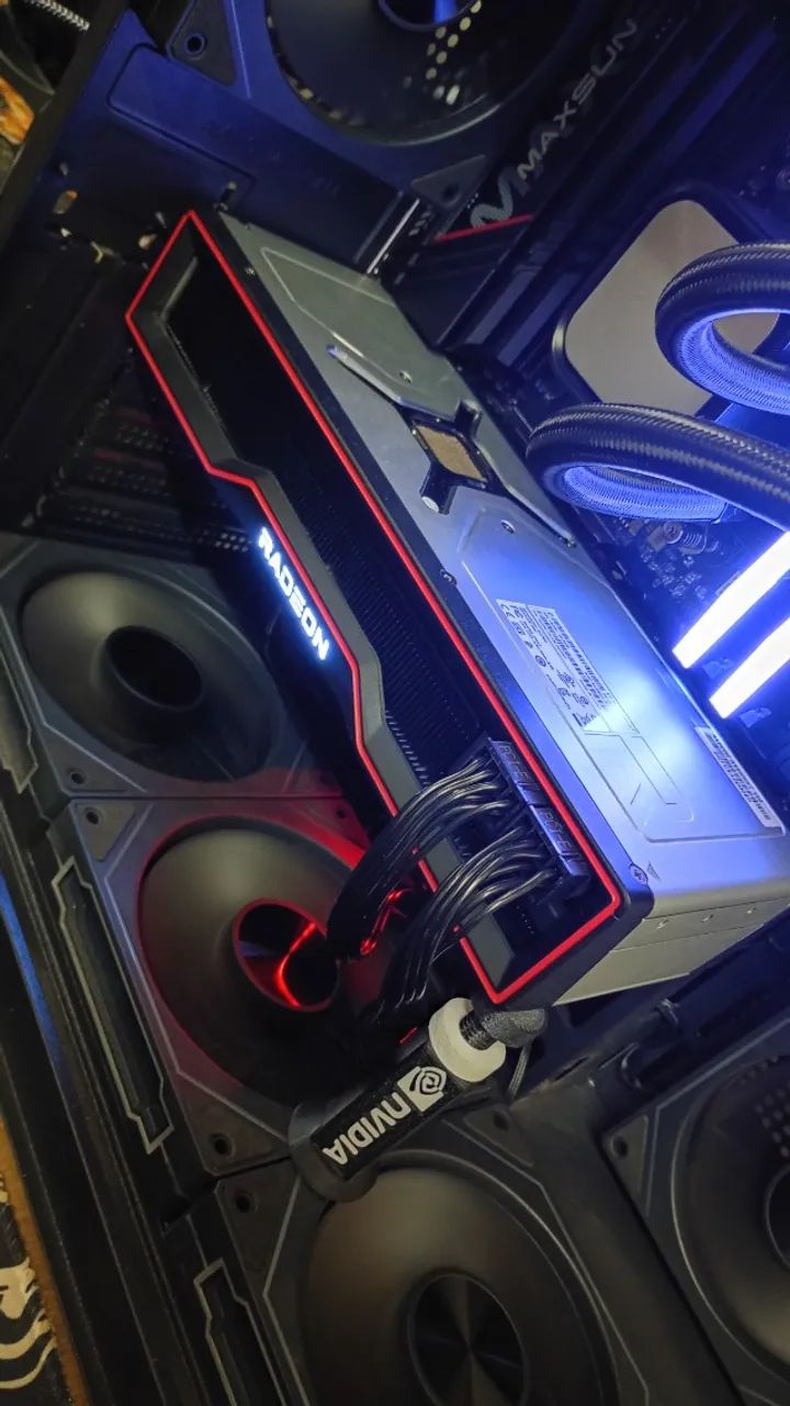 AMD Radeon RX 6900 XT - Foto 3