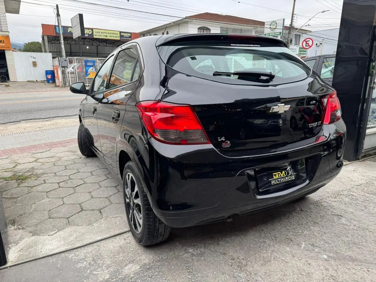 Chevrolet Onix Activ 1.4 8V Flex Aut. 4P 2013 - Foto 3