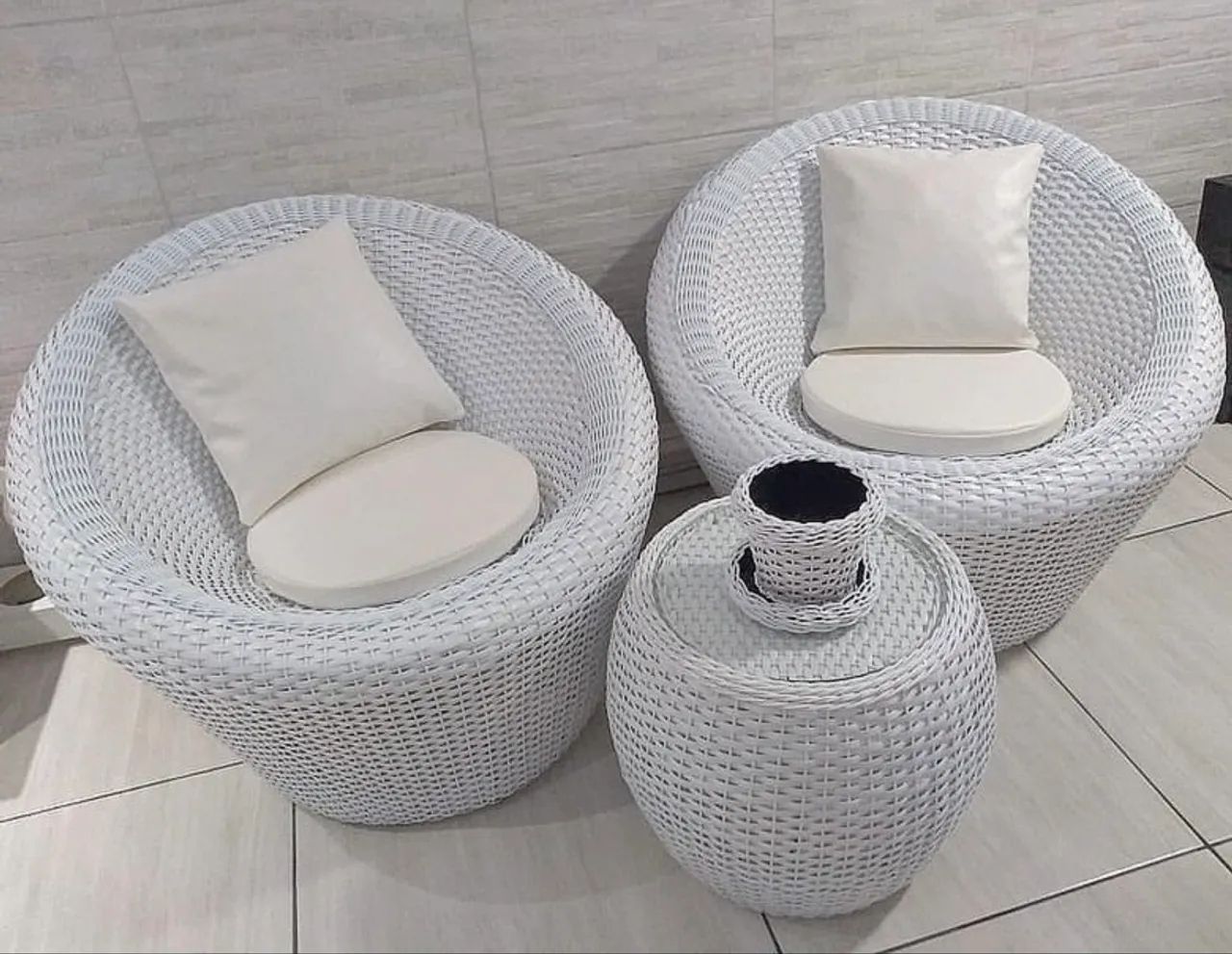 CONJUNTO POLTRONAS COM MESA DE CENTRO NOVO FIBRA SINTÉTICA - Foto 4