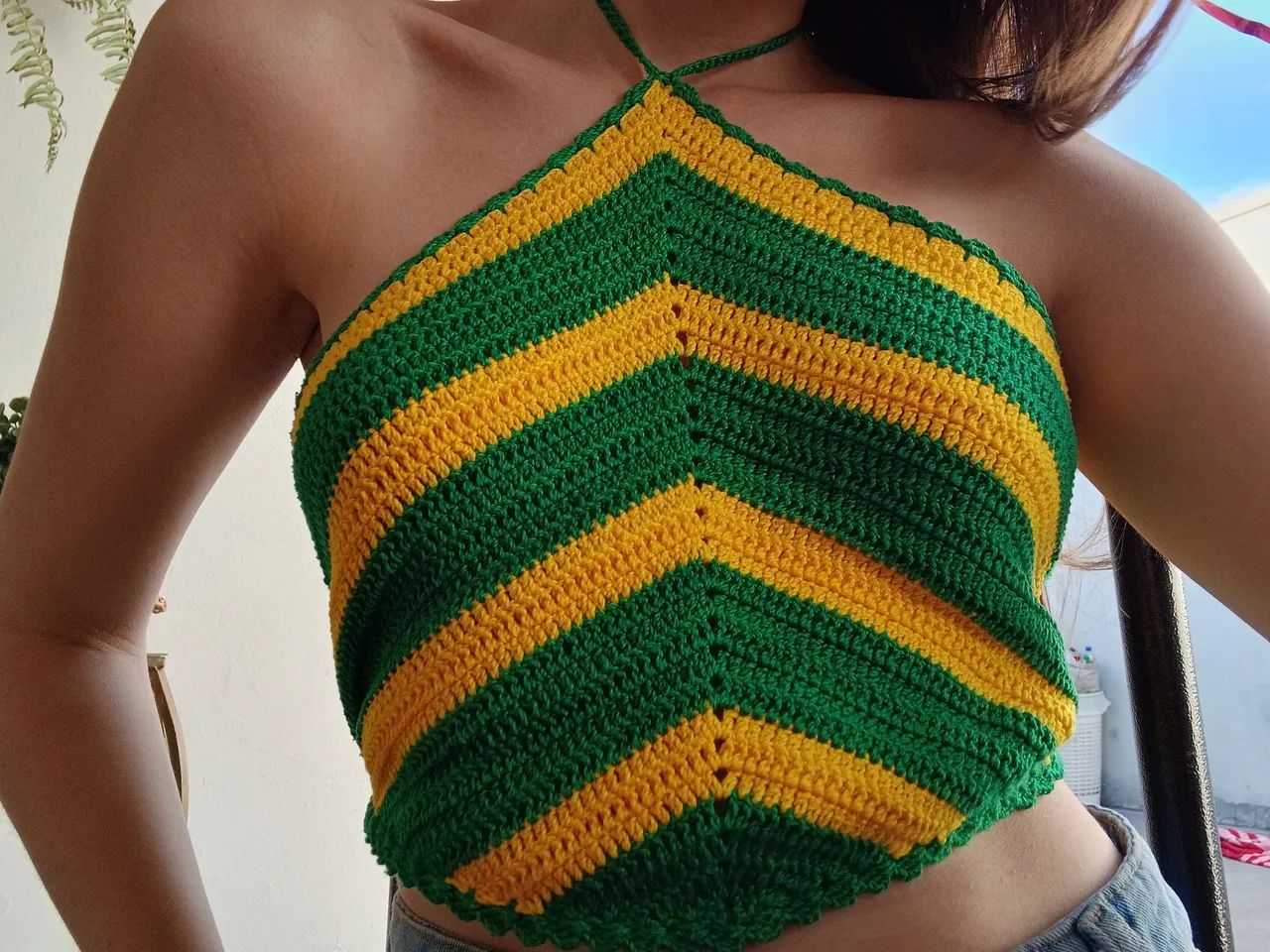 Cropped de croche verde e amarelo 