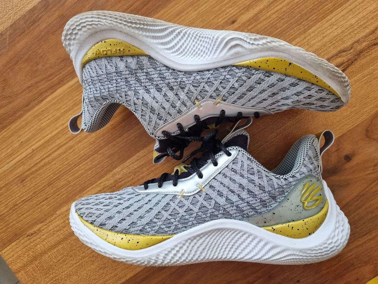 Tênis Under Armour Curry 10 seminovo basquete tam 45 BR - Calçados