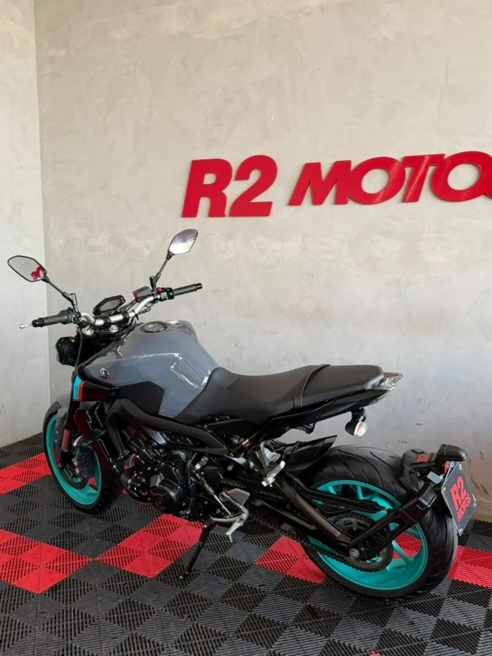 Yamaha MT 09 2024 - Foto 3