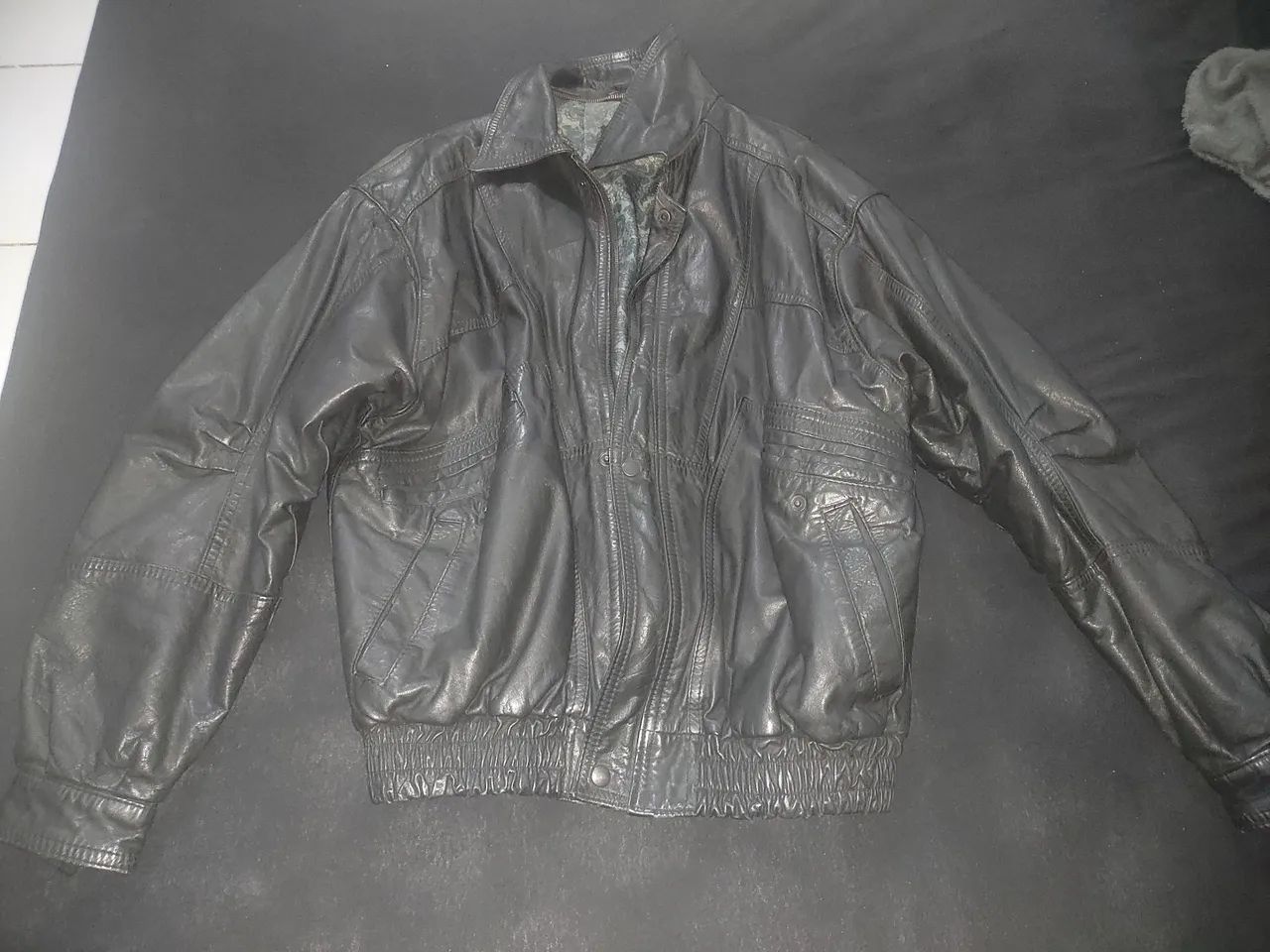 VENDO JAQUETA DE COURO M/G
