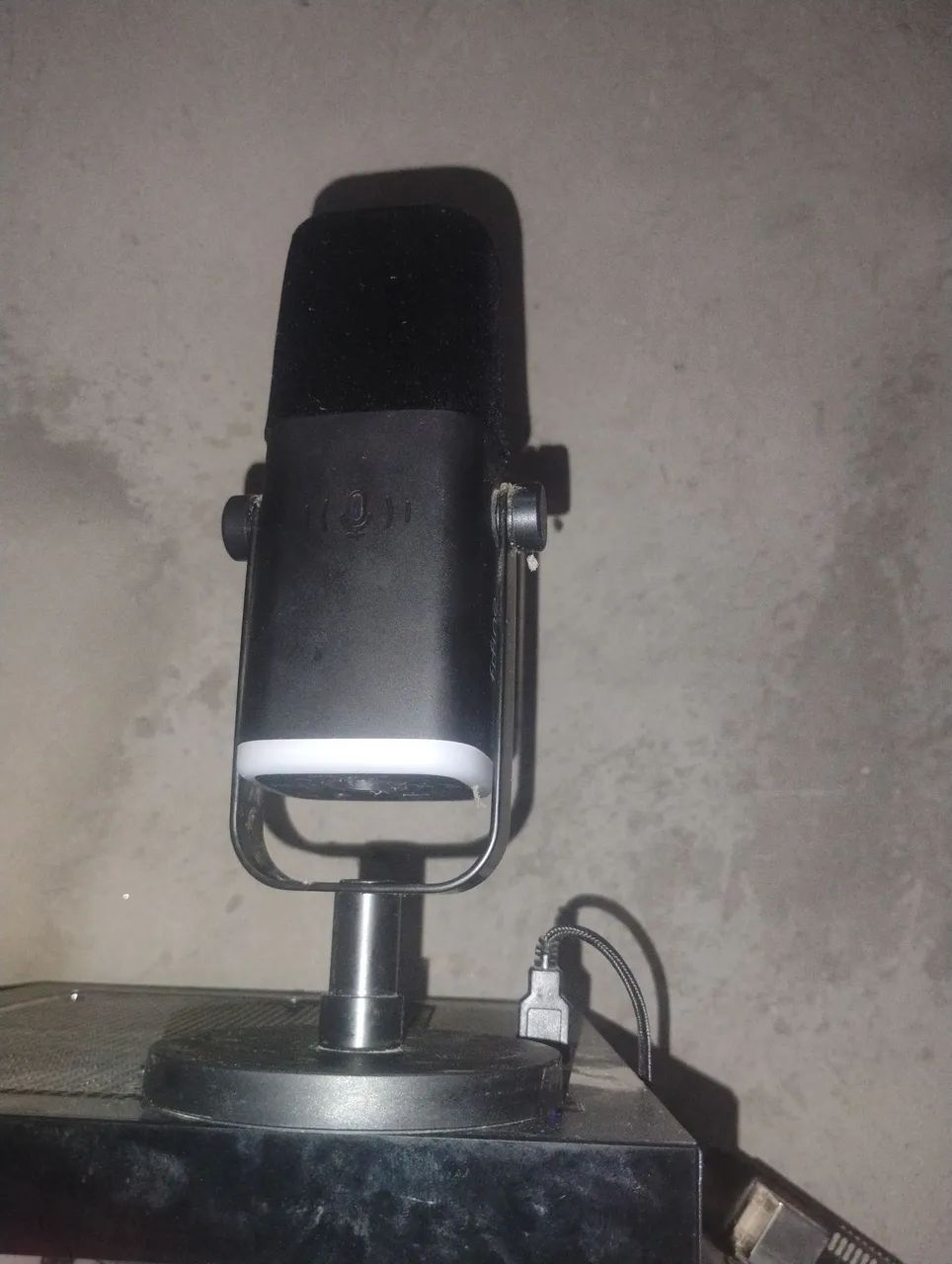 Fifine AM8 lightly used432208939142369284