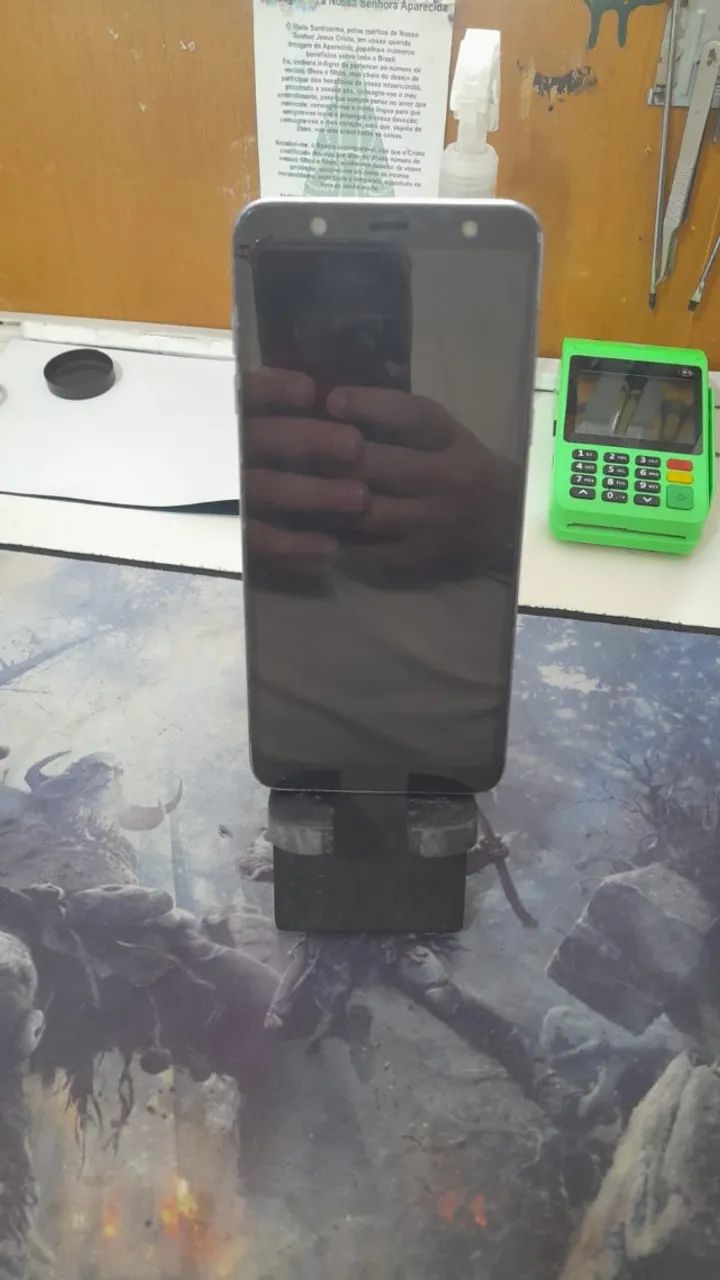 Celular J8