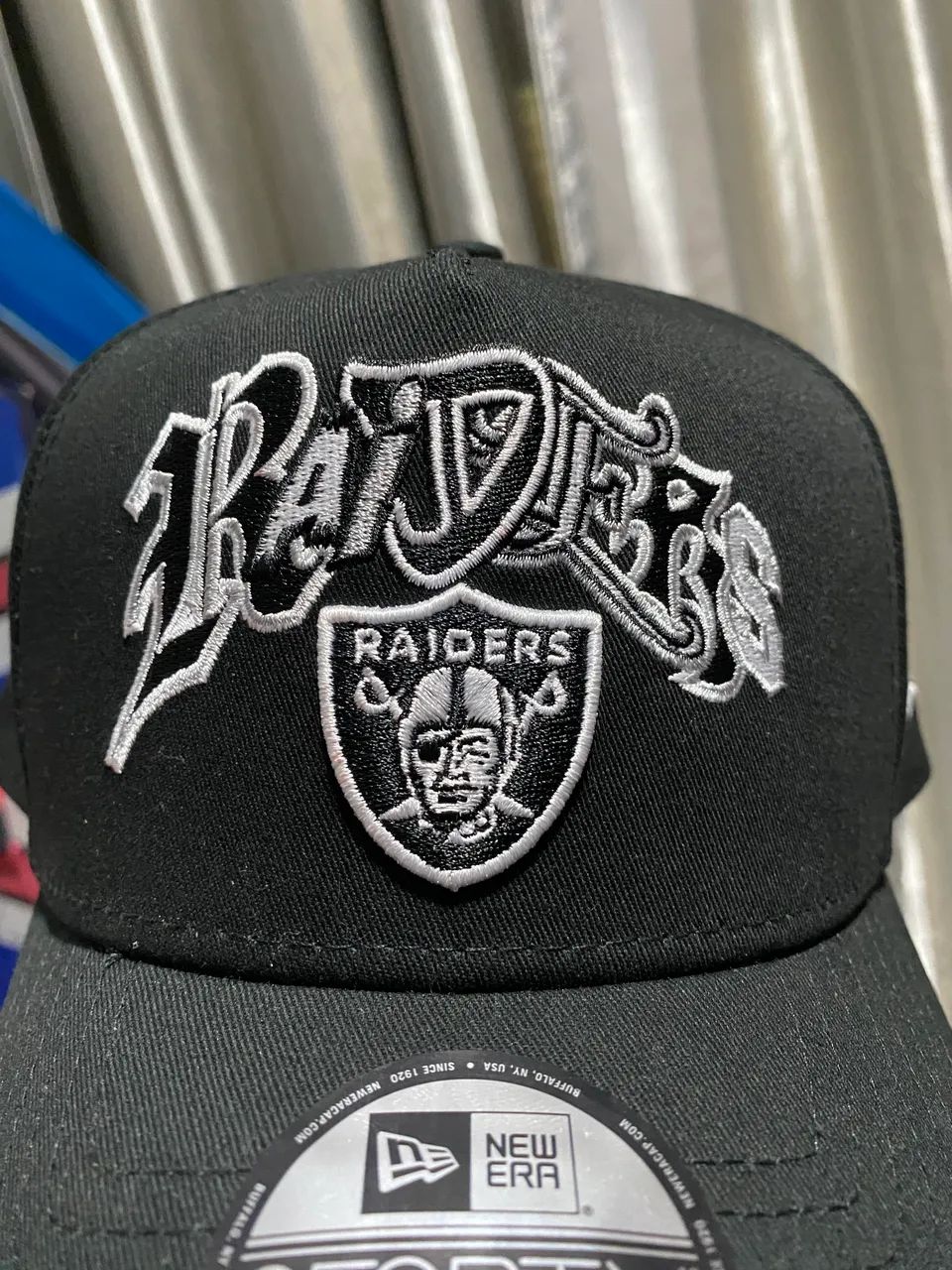 boné oficial da new era com colaboração oficial com a Raiders.