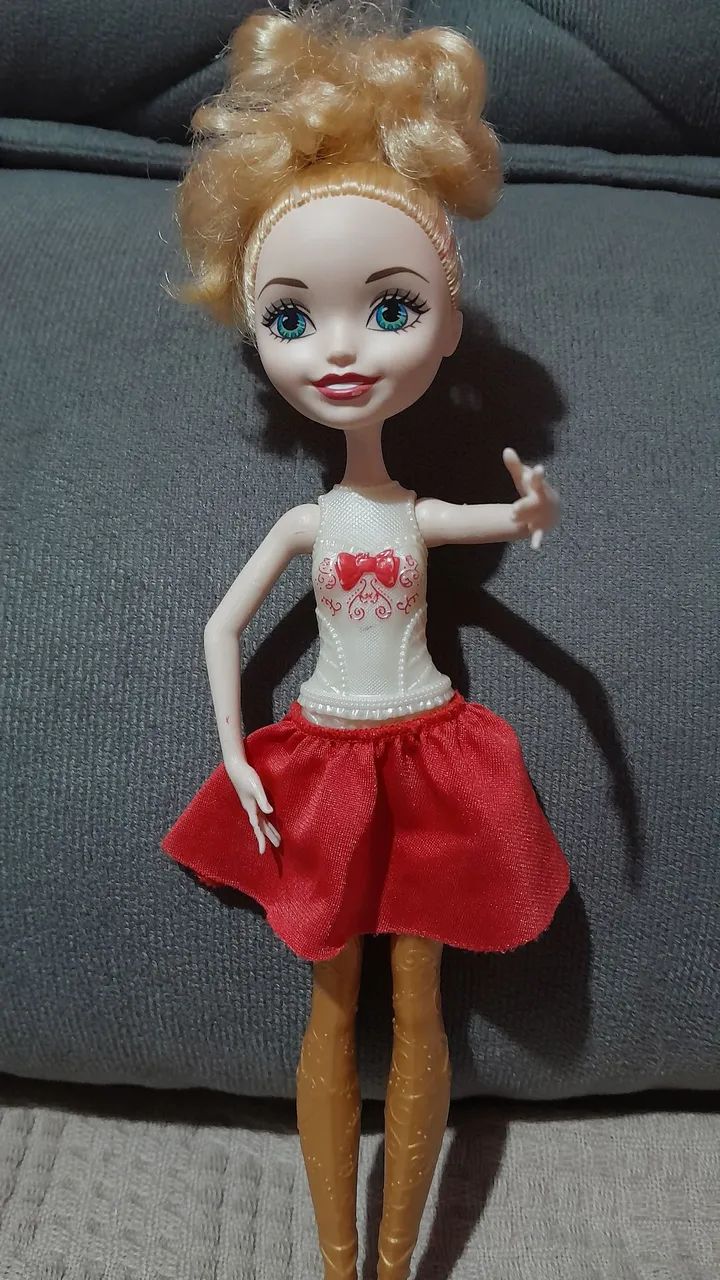 Apple White bailarina, Ever After High - Foto 2