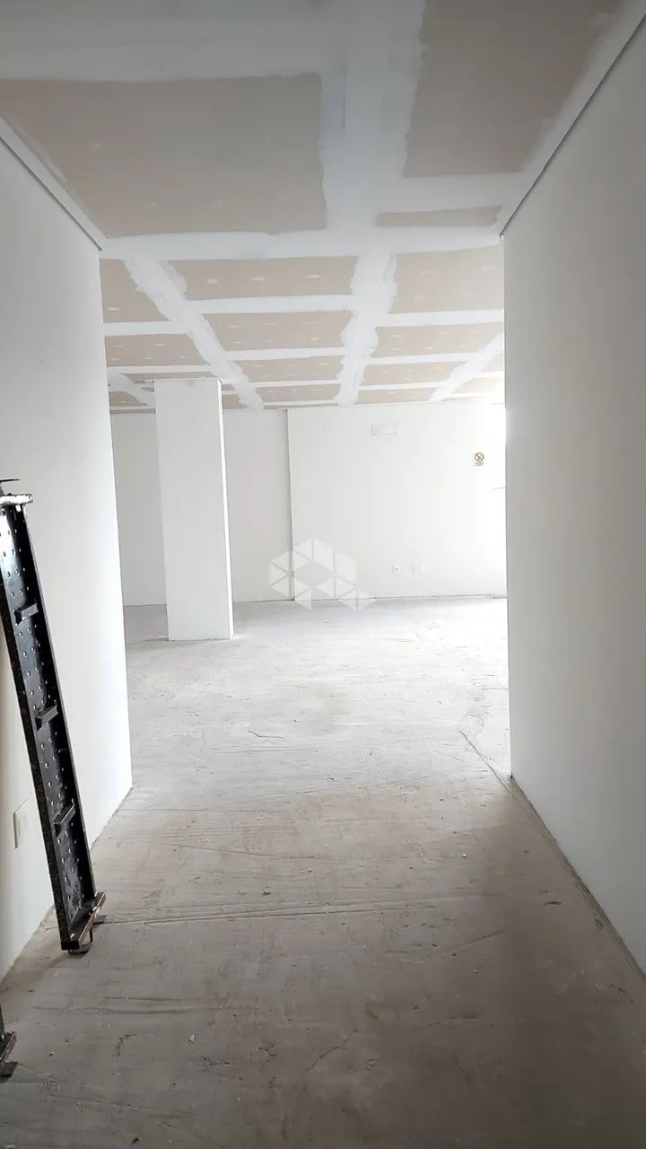 Ampla sala comercial em excelente localização! - Foto 3