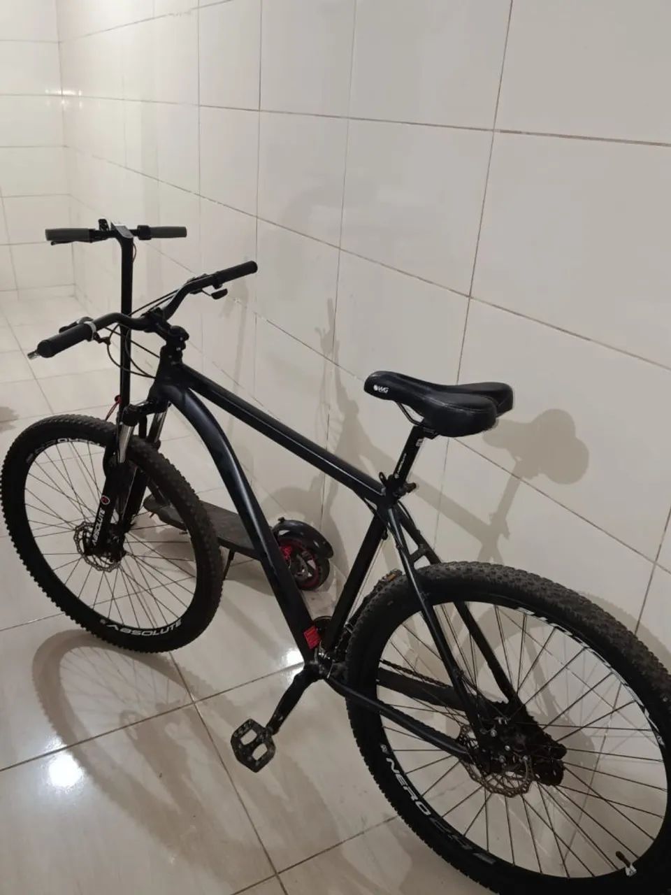 Bicicleta inteira Absolut aro 29 quadro 21