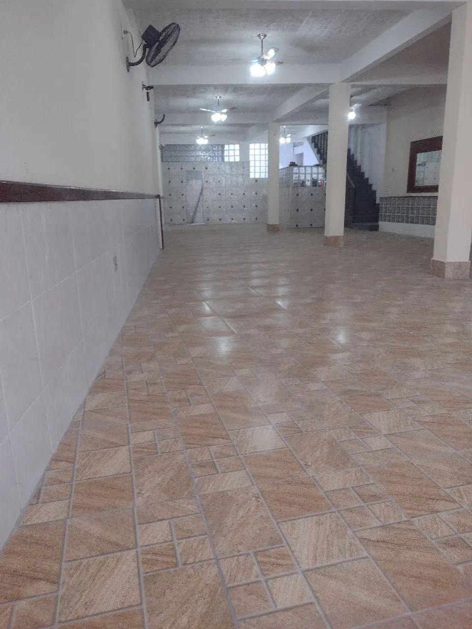 Espaço tipo uma grande garagem!  - Foto 3