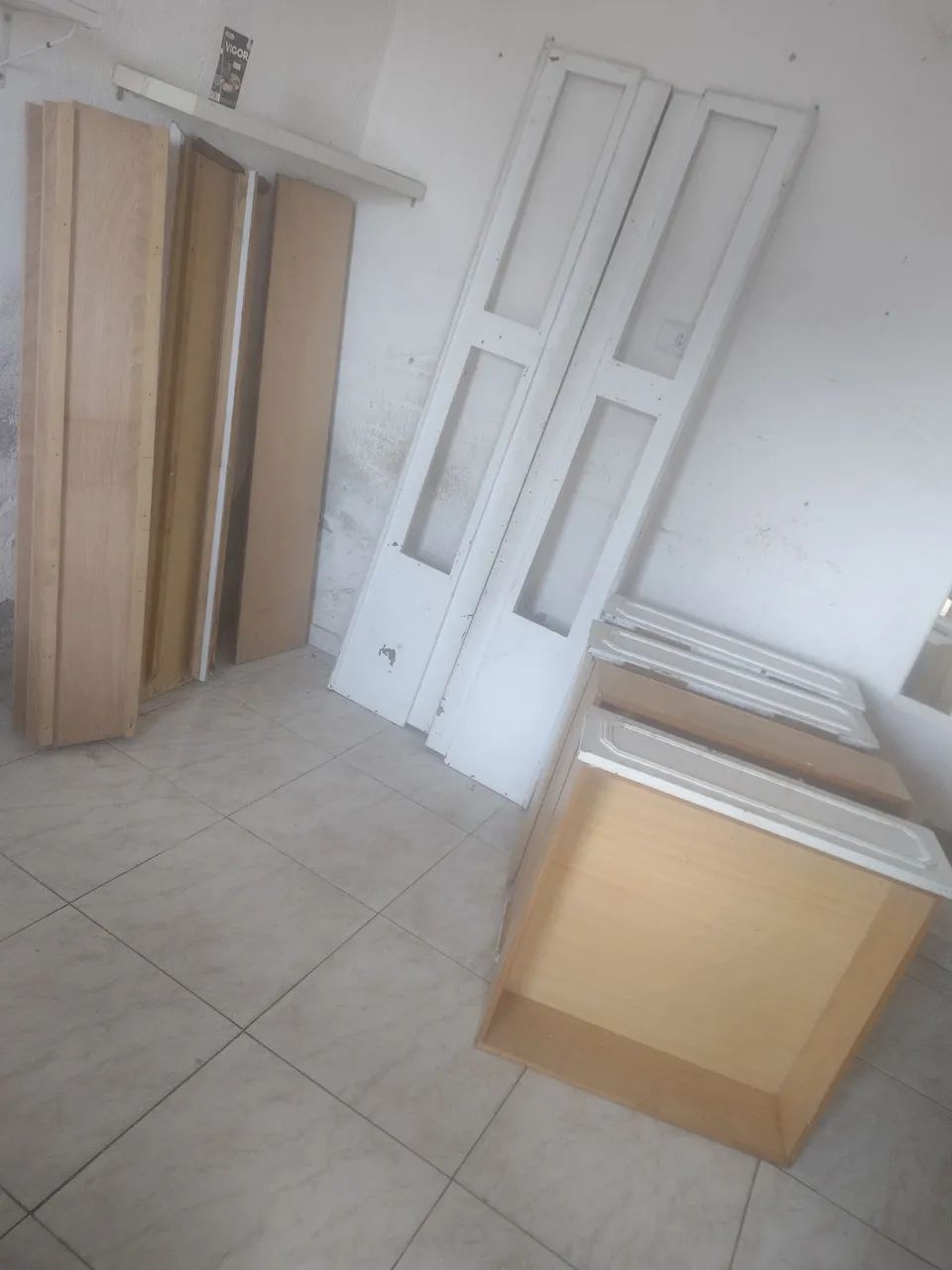 Vendendo cama casal madeira 