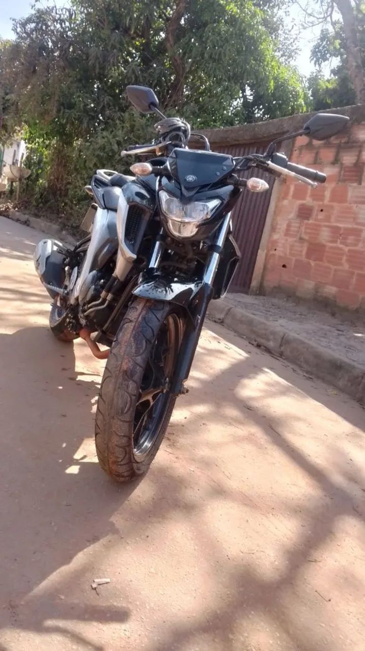 Fz 25   