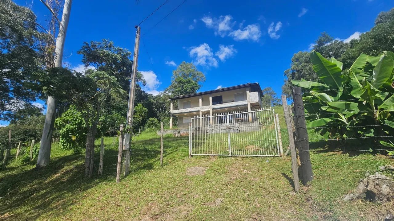 Sítio com casa de 2 andares em Munhoz/MG