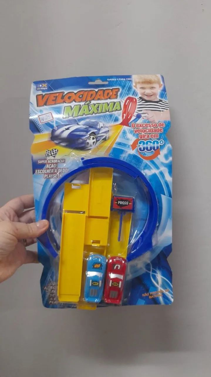 Pista com 2 carrinhos