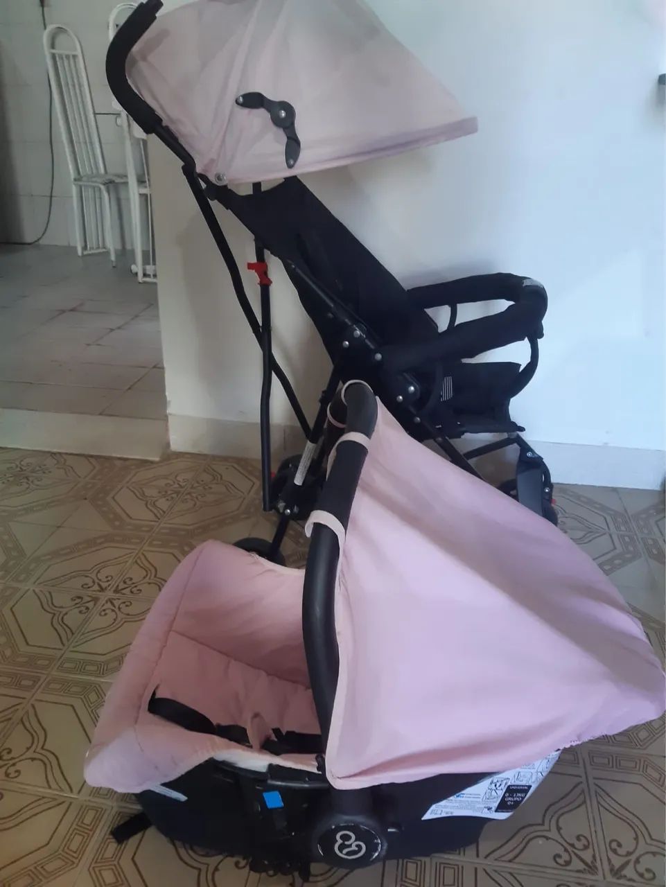 Carrinho de bebê e bebê conforto  - Foto 3