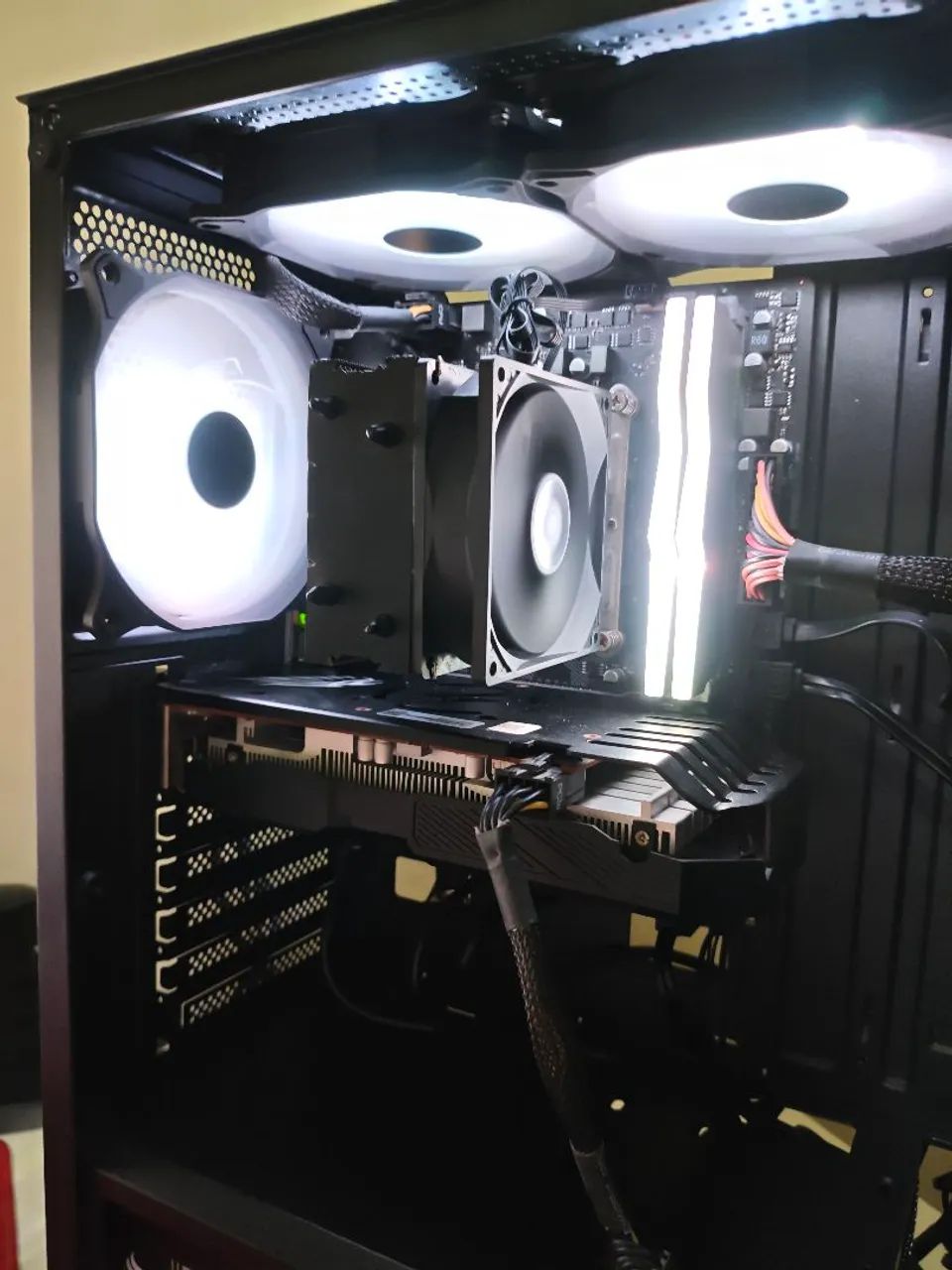 Pente de 8gb 3200mhz RGB - Foto 4