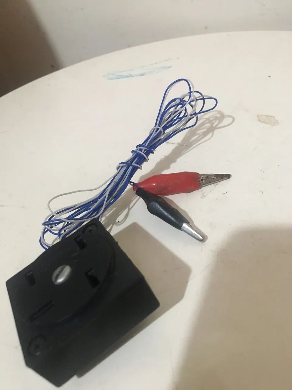 Tomada + Grampo Jacaré para escuta telefônica 
