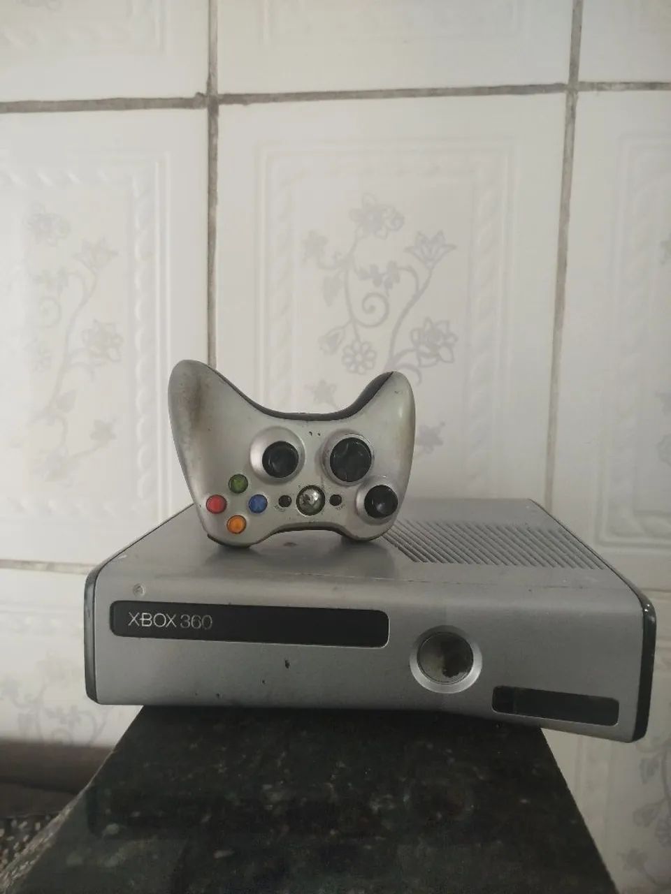 Xbox 360 slim *COM DEFEITO*
