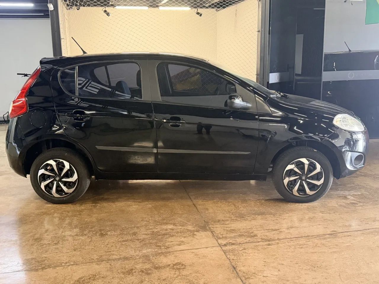 Fiat Palio Attractive 1.0 EVO Fire Flex 8V 5P 2013 - Foto 4