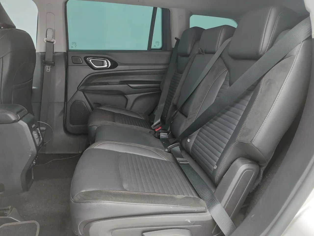 Jeep Commander Limited T270 1.3 TB Flex Aut., foto 17 de 18