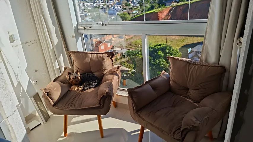 2 Poltronas em suede lindas e super confortáveis 