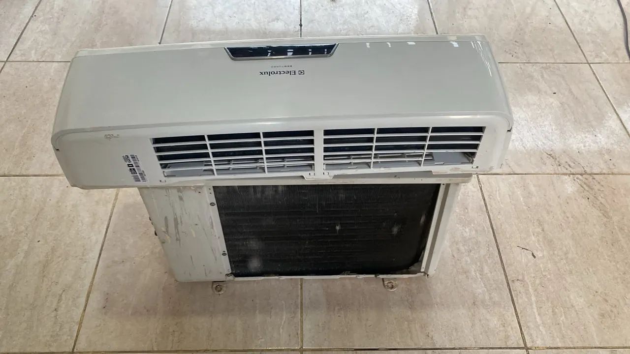 AR-CONDICIONADO ELECTROLUX 9000BTUS CONVENCIONAL - Foto 2