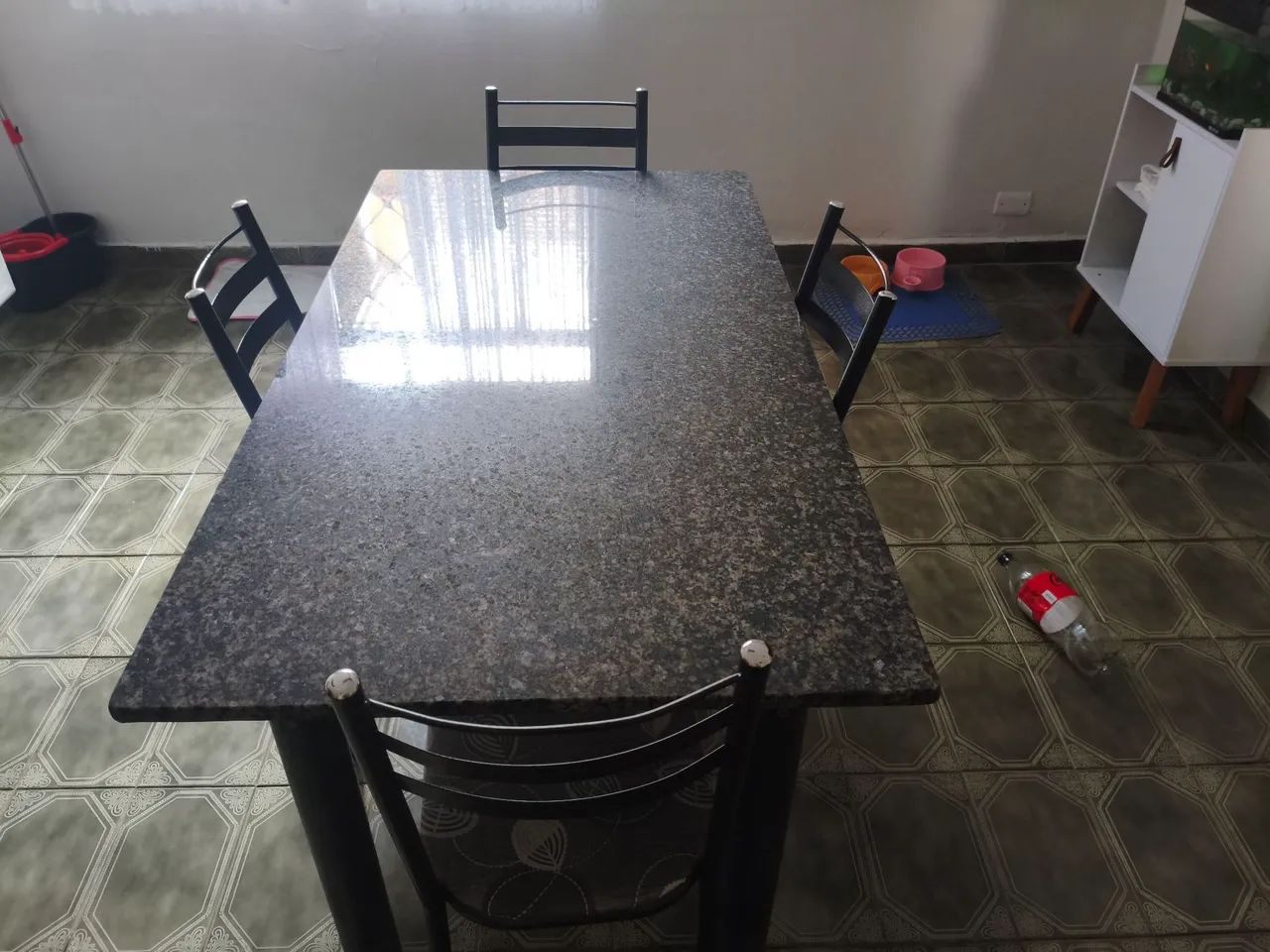 Mesa de granito 1.80 de comp. Com 4 cadeiras - Foto 3