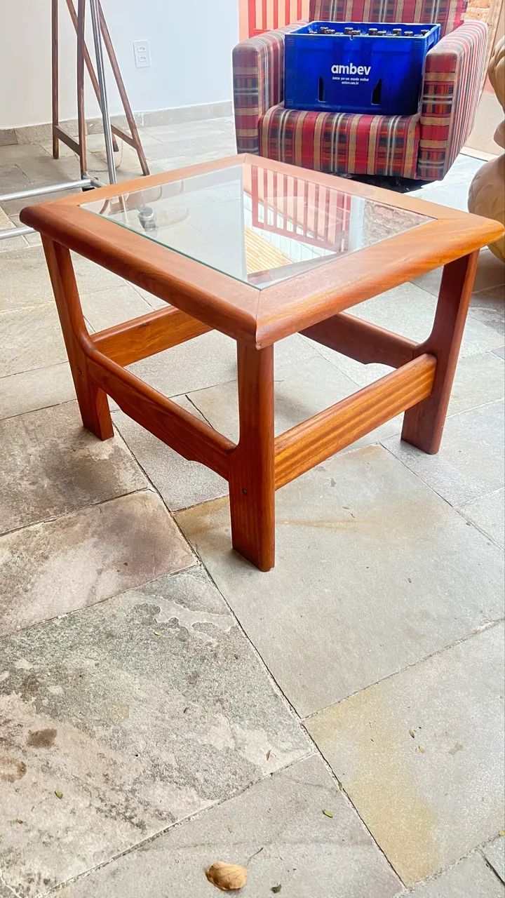 Mesa de centro em madeira maciça e vidro - Foto 4