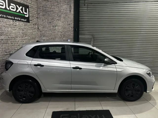 Volkswagen Polo Track 1.0 Flex 12V 5p, foto 3 de 14