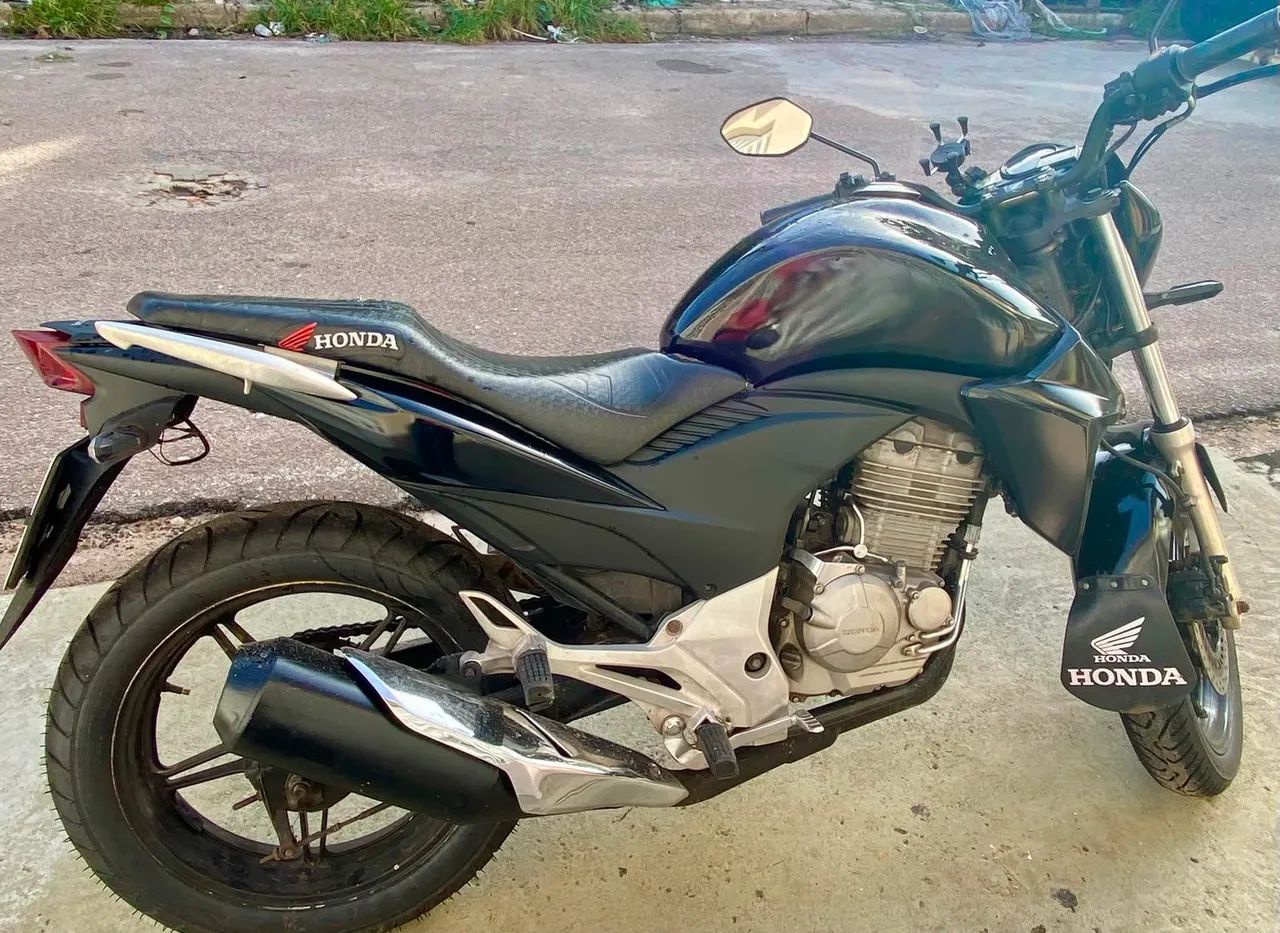 CB 300R revisada, com  documentação  em  dia. - Foto 4