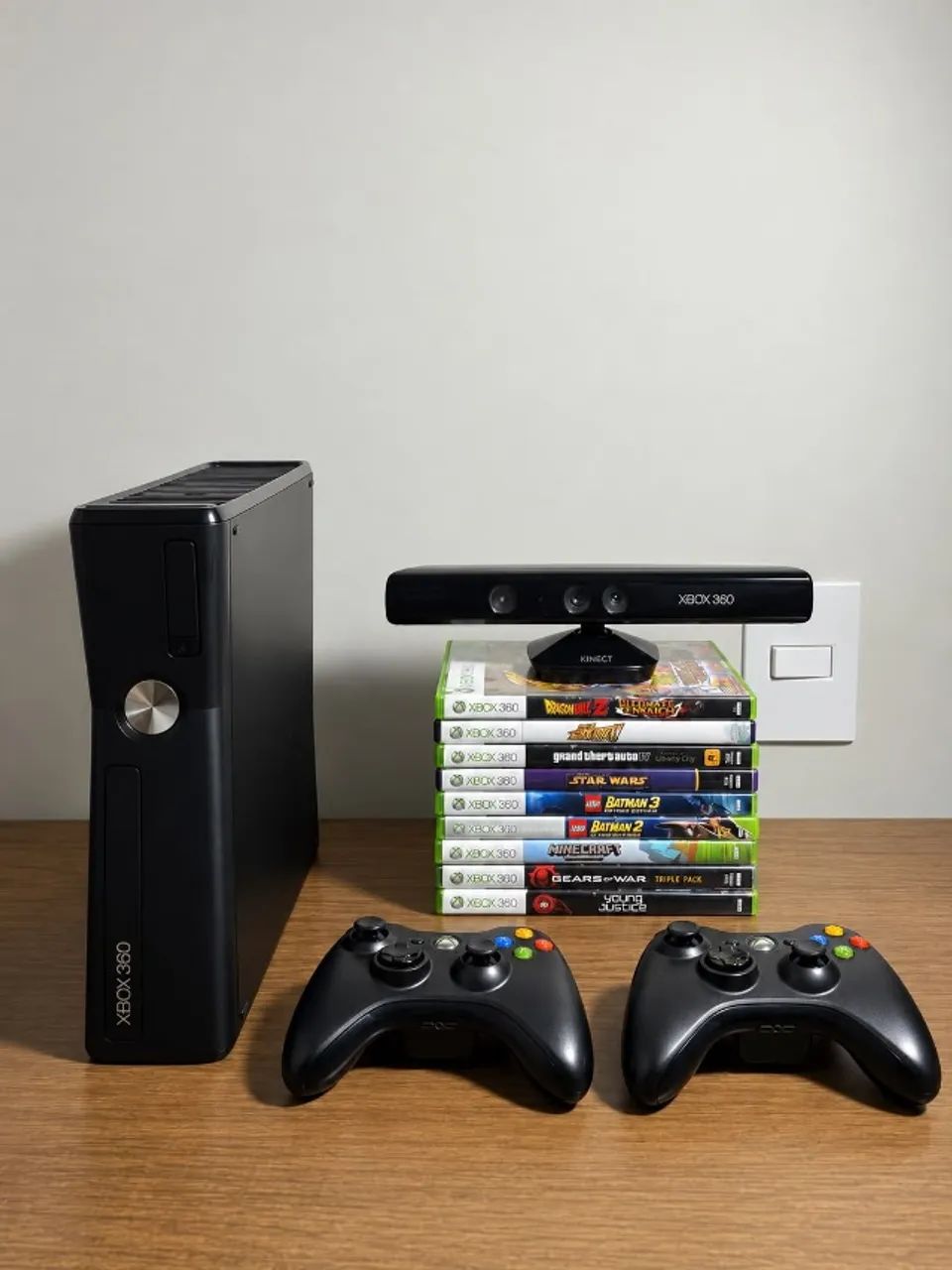 Xbox 360 + Kinect + 2 Controles + Vários Jogos