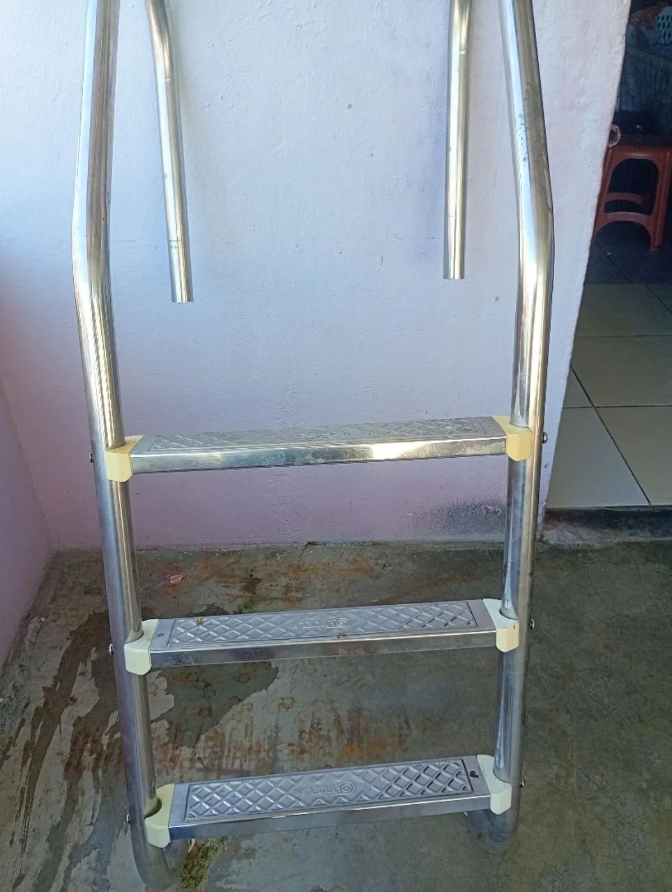 Escada de piscina.