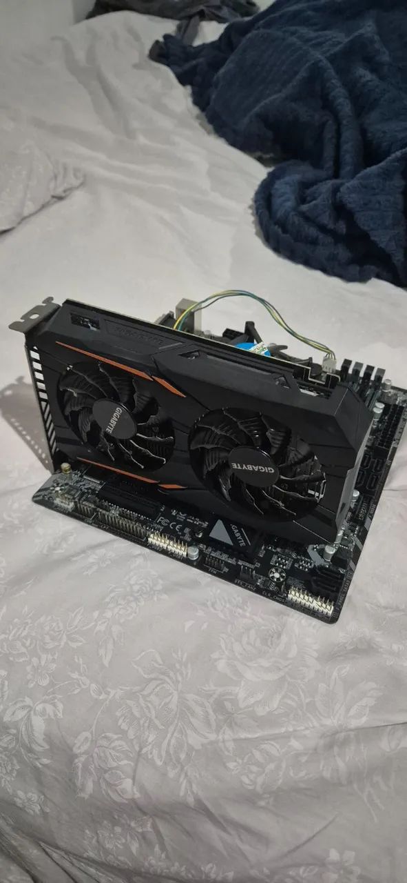 Placa de vídeo Gigabyte GTX 1050 Ti 4GB OC