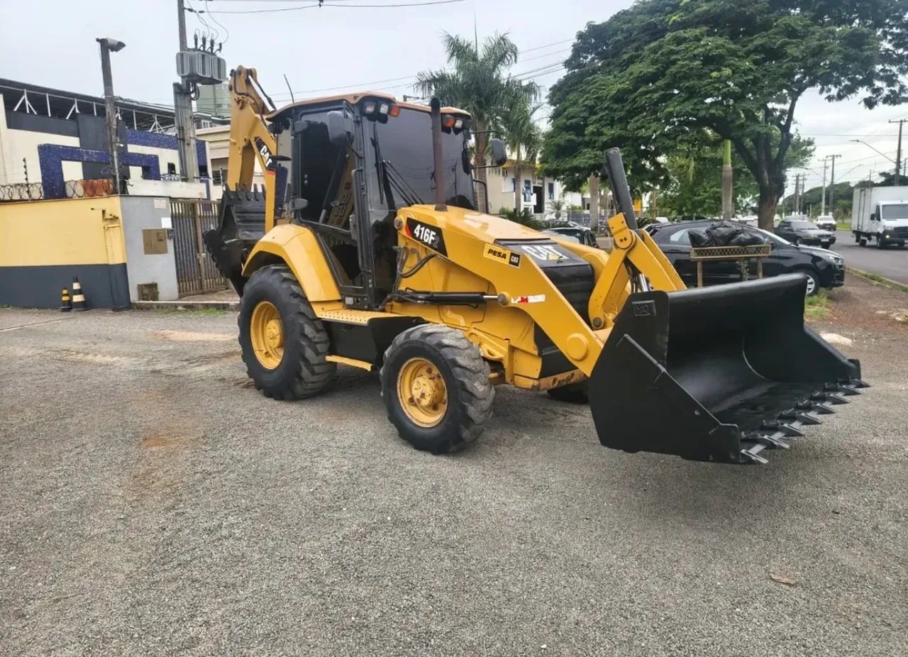 Retroescavadeira praticamente nova  - Foto 4