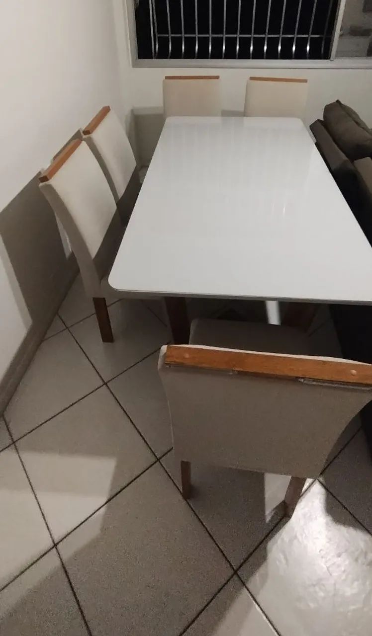 Jogo de mesa e 6 cadeiras - Foto 4
