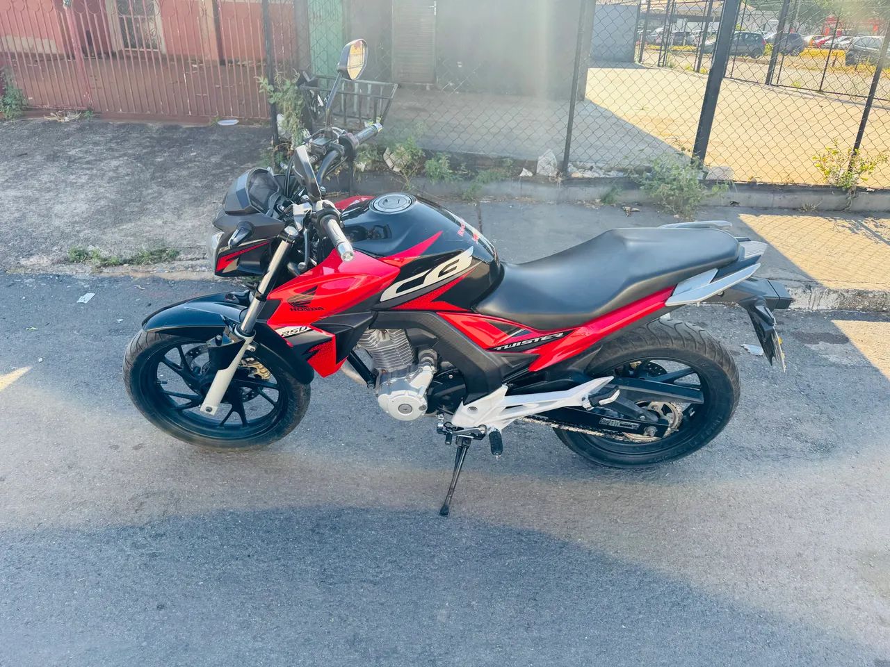 CB 250 - Foto 3