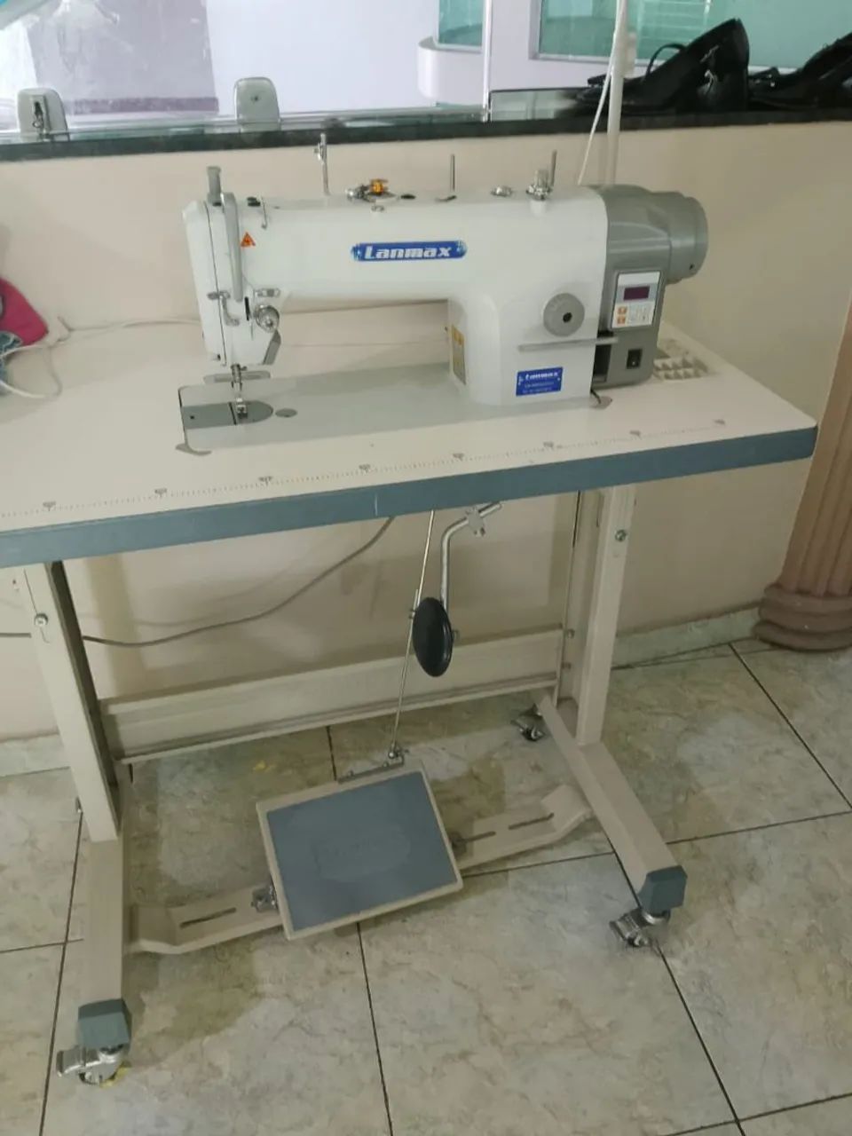 Máquina de Costura Reta Direct Drive
